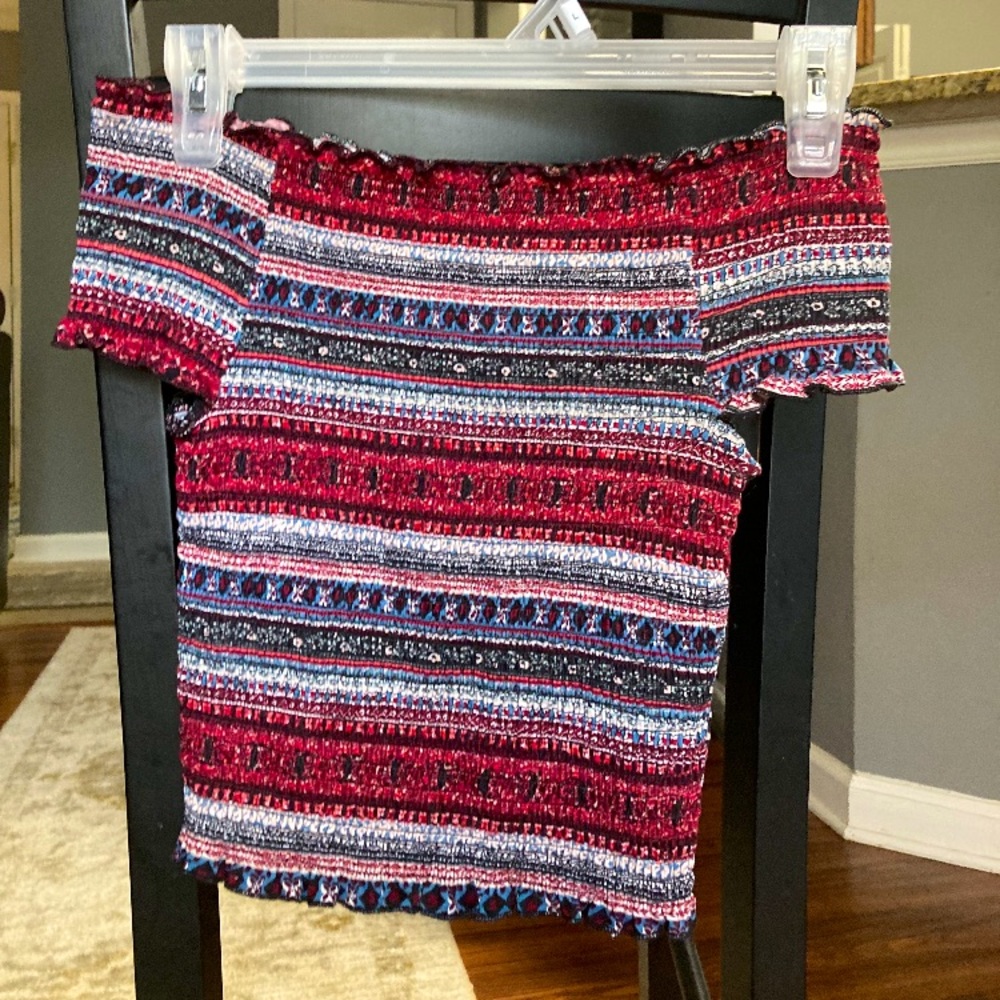 Off the shoulder scrunched top,patterned crop top